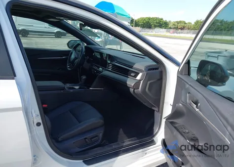 2025 Toyota Camry Xse из США, поврежденный, VIN 4T1DAACK0SU090436